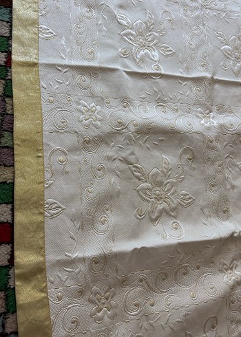 İşlemeli Beyaz gold Yatak Örtüsü - Görsel 4