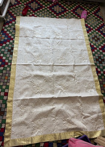 İşlemeli Beyaz gold Yatak Örtüsü - Görsel 3