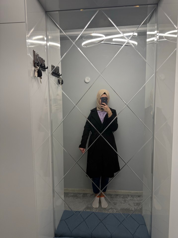 Siyah Kuşaklı Kadın Kaban - Görsel 3