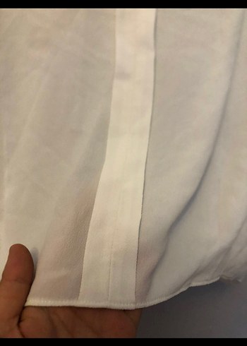 Saten Dantel Detaylı Beyaz V Yaka Kadın Gömlek