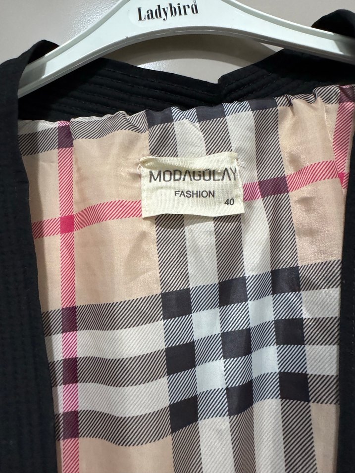 Düğmeli Siyah Midi Kadın Ceket - Görsel 3