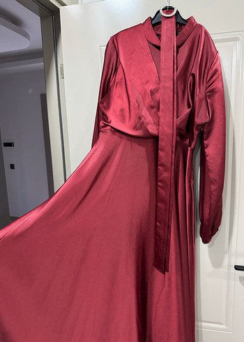 Bordo Parlak İşlemeli Uzun Kadın abiye - Görsel 3