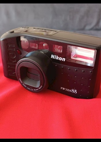 Nikon TW Zoom 85 Film Fotoğraf Makinesi