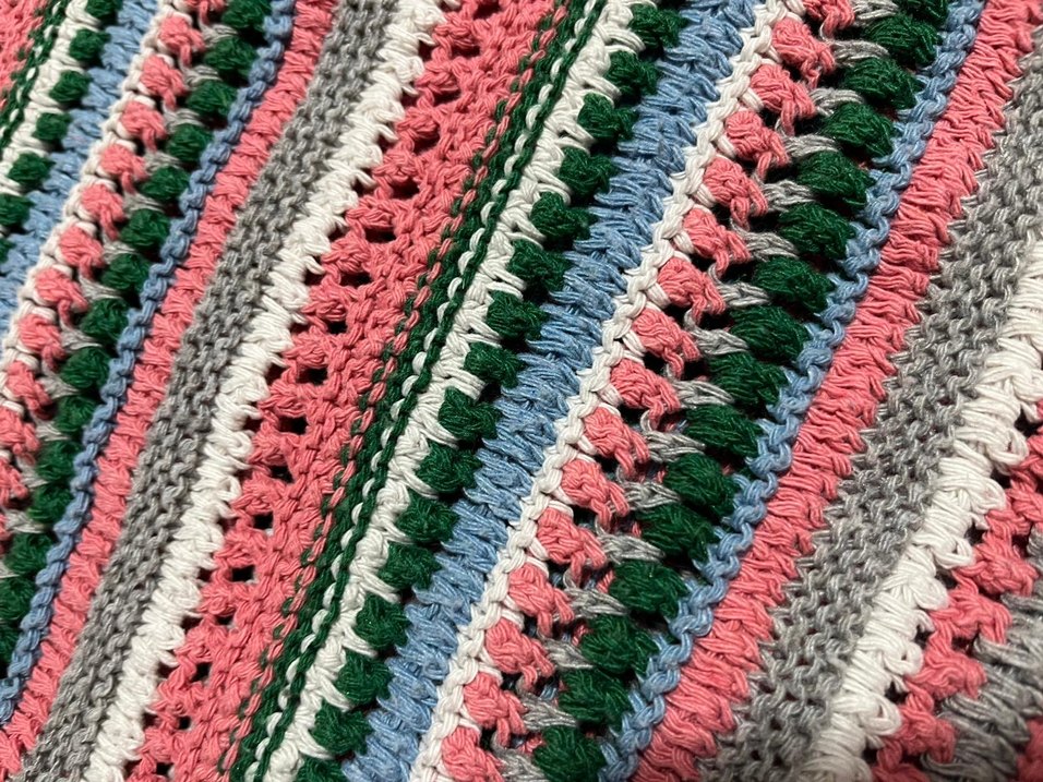 Çizgili Crop Örgü Kadın Kazak - Görsel 3