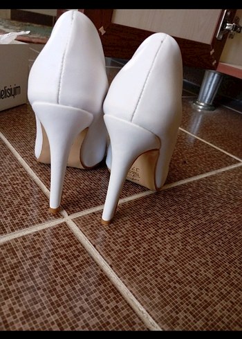 37 Beden Beyaz Stiletto Topuklu Kadın Ayakkabı