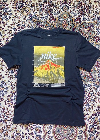 Nike Siyah Baskili Erkek Tisort
