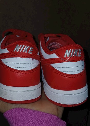 Kırmızı spor ayakkabı - Görsel 6