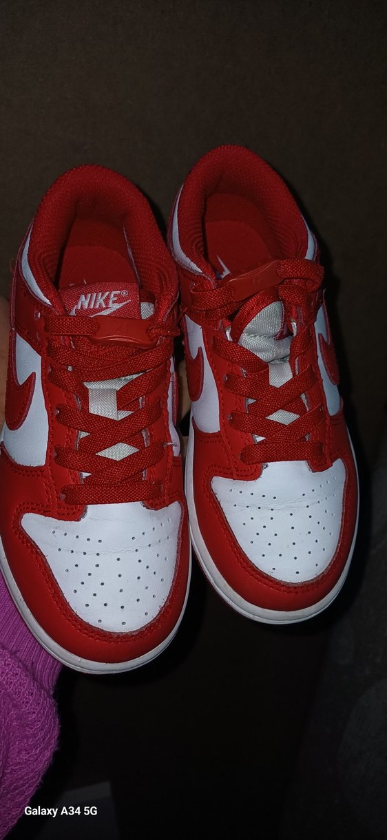 Kırmızı spor ayakkabı - Görsel 2