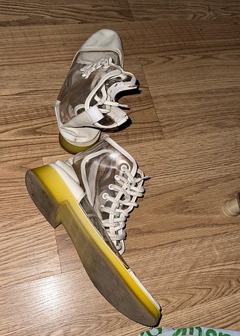 Şeffaf Bağcıklı Beyaz Topuklu Bot - Görsel 3