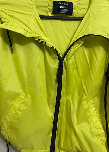 Bershka Yeşil Renk Fermuarlı Kadın Yağmurluk - Görsel 2