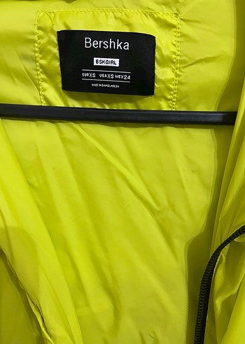 Bershka Yeşil Renk Fermuarlı Kadın Yağmurluk - Görsel 3