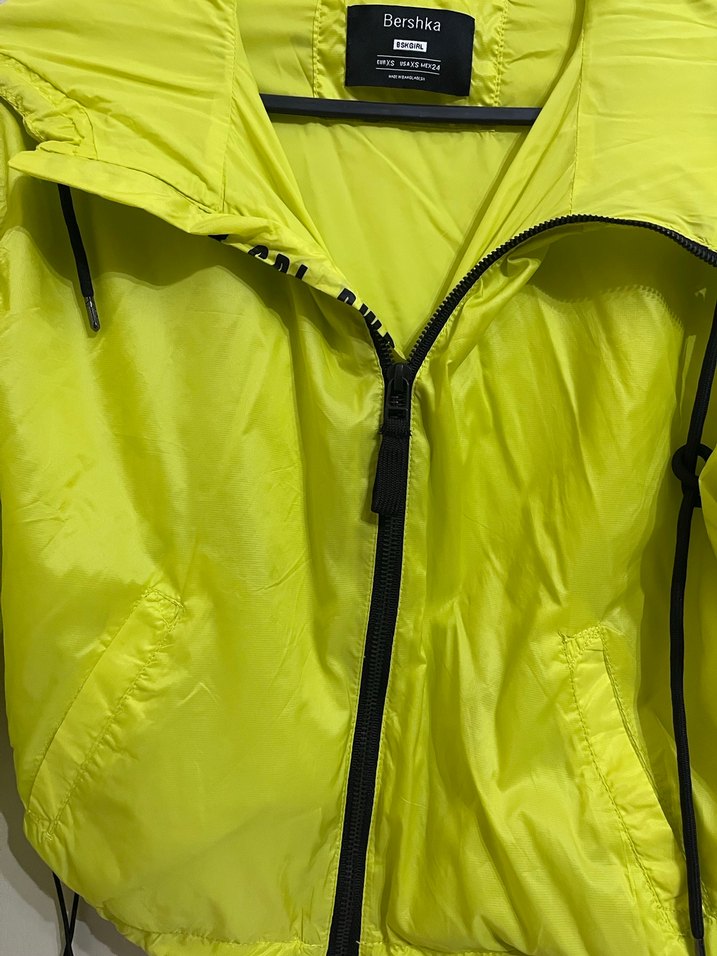 Bershka Yeşil Renk Fermuarlı Kadın Yağmurluk - Görsel 2