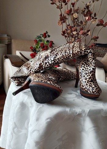 Kahverengi Leopar Desenli Kürklü Topuklu Diz Boyu Çizme
