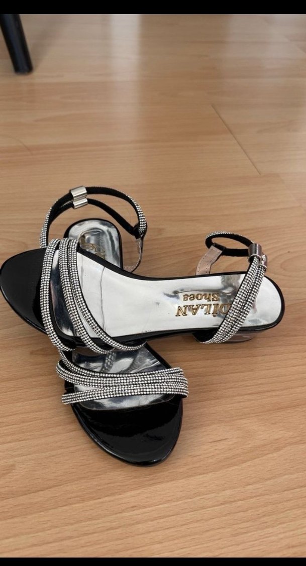 Siyah Parlak Yılan Desenli Topuklu Sandalet - Görsel 2