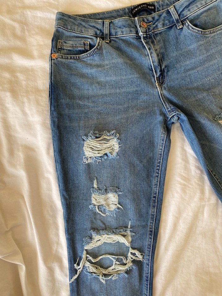 Düşük Bel Yırtık Jean - Görsel 4