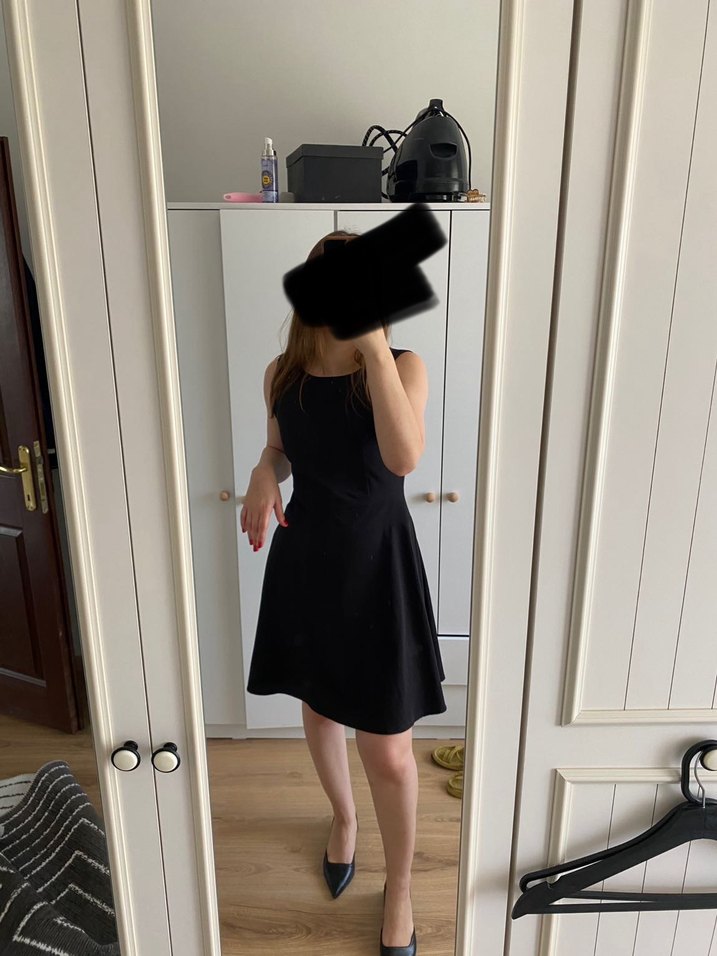 Siyah elbise 

Hiç kullanılmadı 
Etiketsiz 

M/L bedene uygundur - Görsel 2