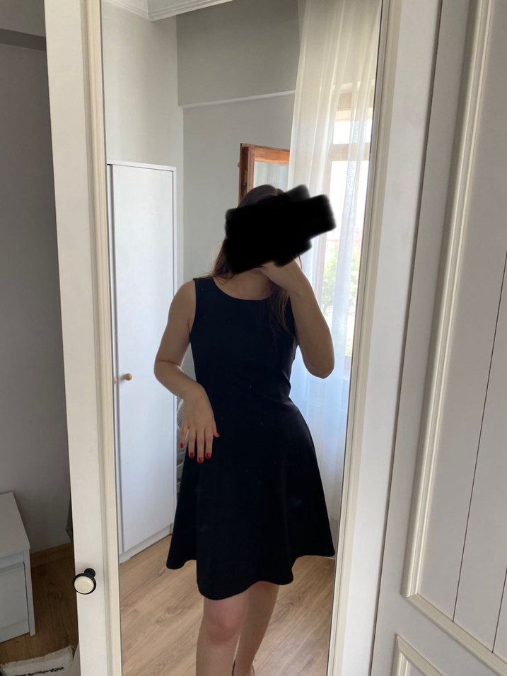 Siyah elbise 

Hiç kullanılmadı 
Etiketsiz 

M/L bedene uygundur - Görsel 3