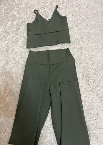 V Yaka Strappy sporcu tayt ve crop - Haki - Görsel 2