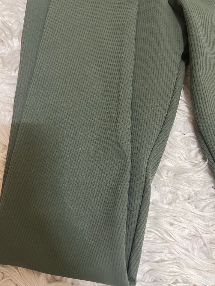 V Yaka Strappy sporcu tayt ve crop - Haki - Görsel 3