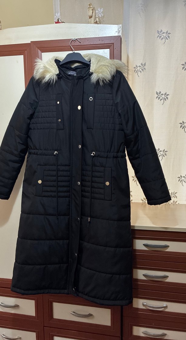 Siyah Kürklü Uzun Kadın Kışlık Mont - Görsel 2