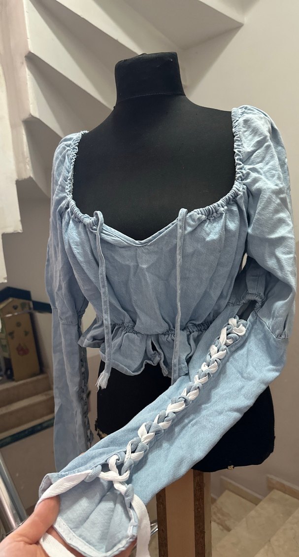 Gri V Yaka Uzun Kollu Mini Denim Bluz - Görsel 5