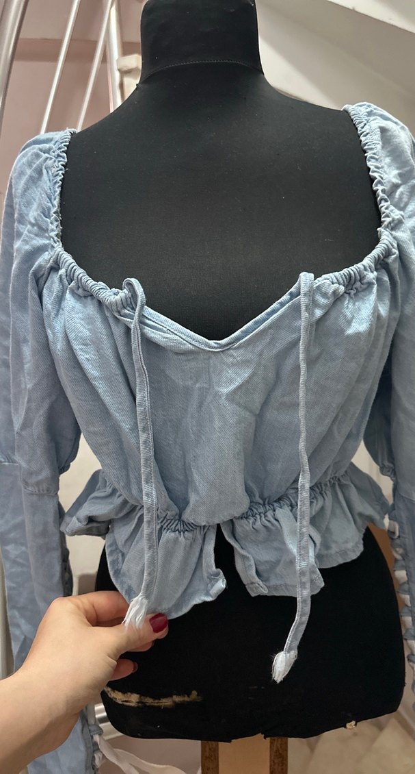 Gri V Yaka Uzun Kollu Mini Denim Bluz - Görsel 3