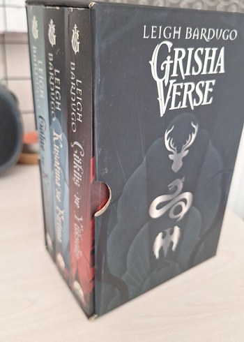 Leigh Bardugo Kutulu Set 3 Kitap