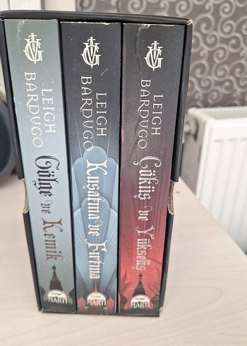 Leigh Bardugo Kutulu Set 3 Kitap