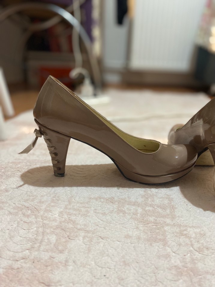 Nude Kurdela Detaylı Topuklu Ayakkabı - Görsel 4