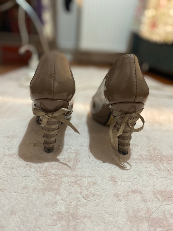 Nude Kurdela Detaylı Topuklu Ayakkabı - Görsel 2