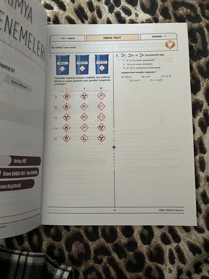 İçi bomboş TYT Kimya Branş Denemeleri 40x7 Soru Kitabı - Görsel 2