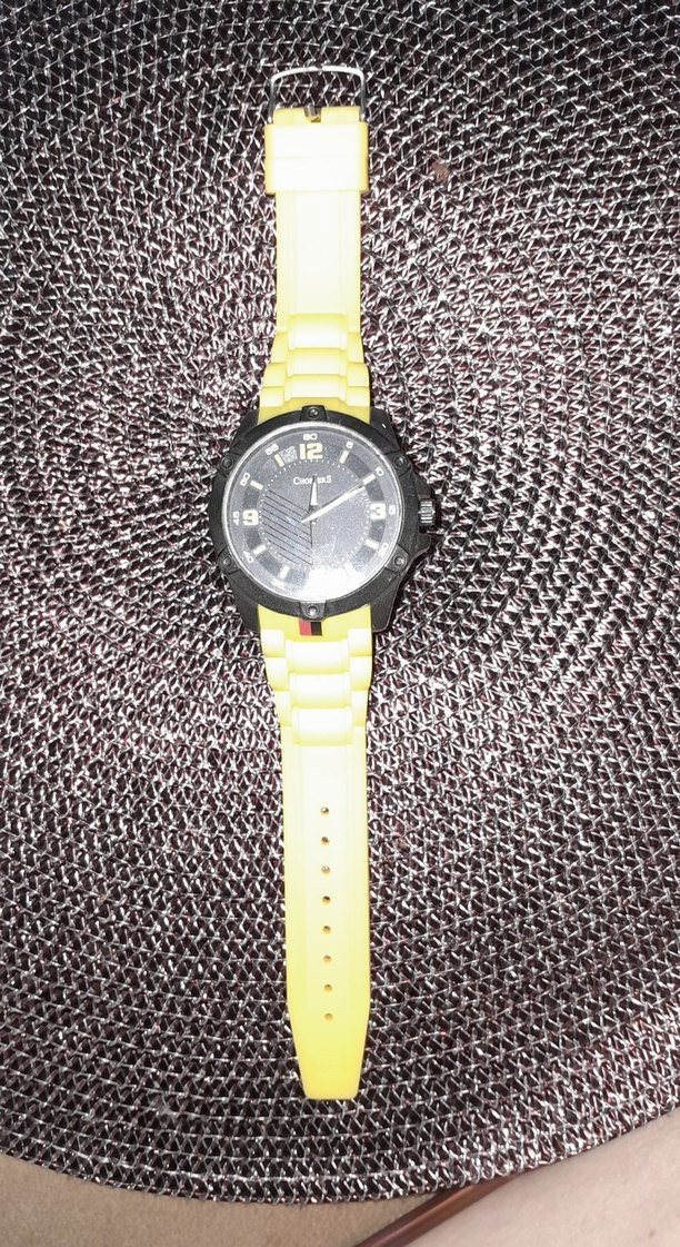 Sarı Silikon Kordonlu Kadın Kol Saati - Görsel 2