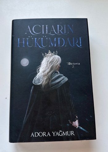 Acıların Hükümdarı - Adora Yağmur