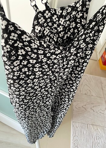 Kadın Bol Paça Çiçek Desenli Siyah Tulum - Görsel 2