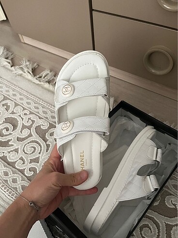 38 Beden beyaz Renk CHANEL TERLİK