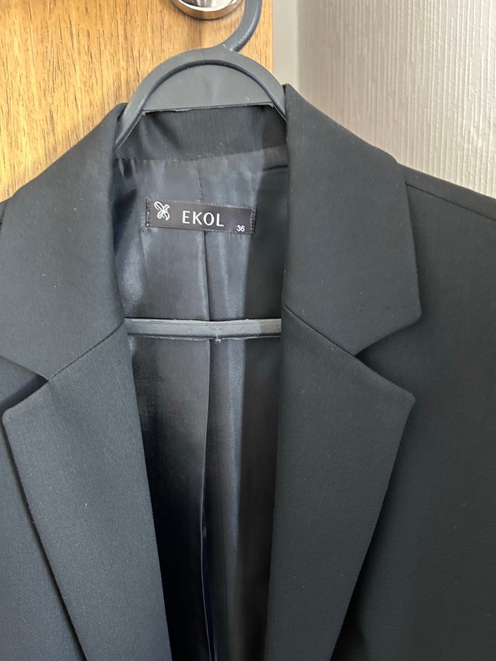 Siyah Düğmeli Kadın Ofis takım - Görsel 3