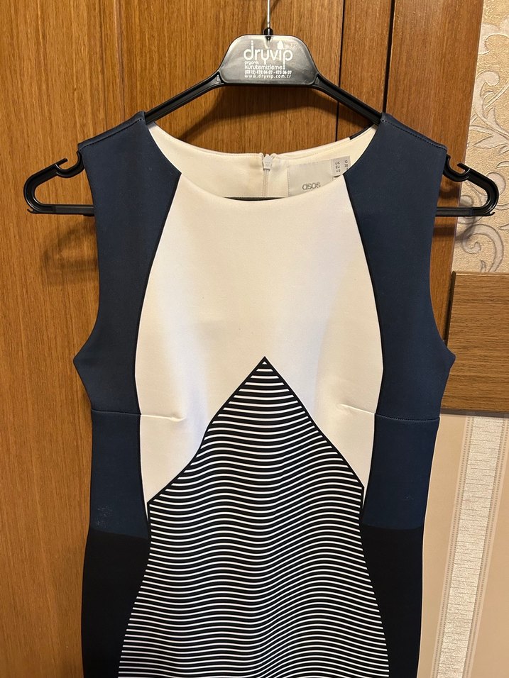 Beyaz Desenli Kolsuz Kalem Elbise-Asos marka - Görsel 3