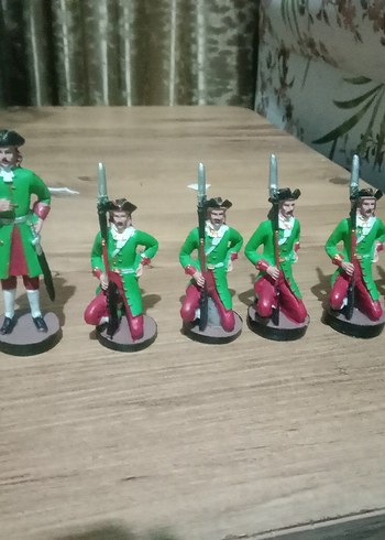 Renkli Asker Figürlü Satranç Takımı - Görsel 10