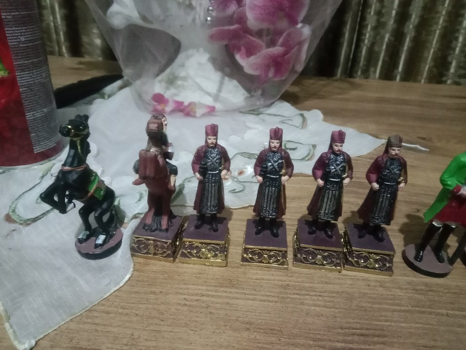 Renkli Asker Figürlü Satranç Takımı - Görsel 5