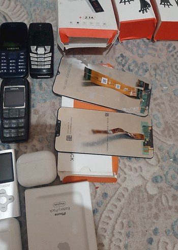 Çeşitli Koyu Gri Diğer Telefonlar - Görsel 5