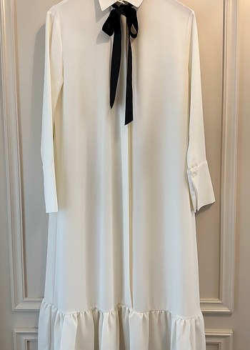 Uzun Beyaz Kadın Elbisesi - Görsel 2