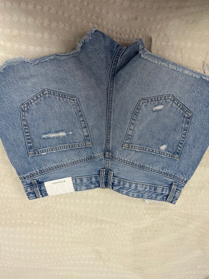 Düğmeli Rahat Kesim Mavi Kot Şort - Görsel 3