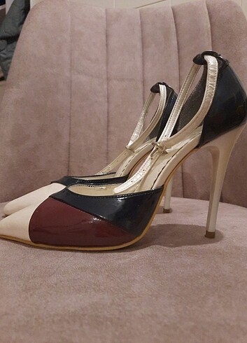 37 Beden Stiletto