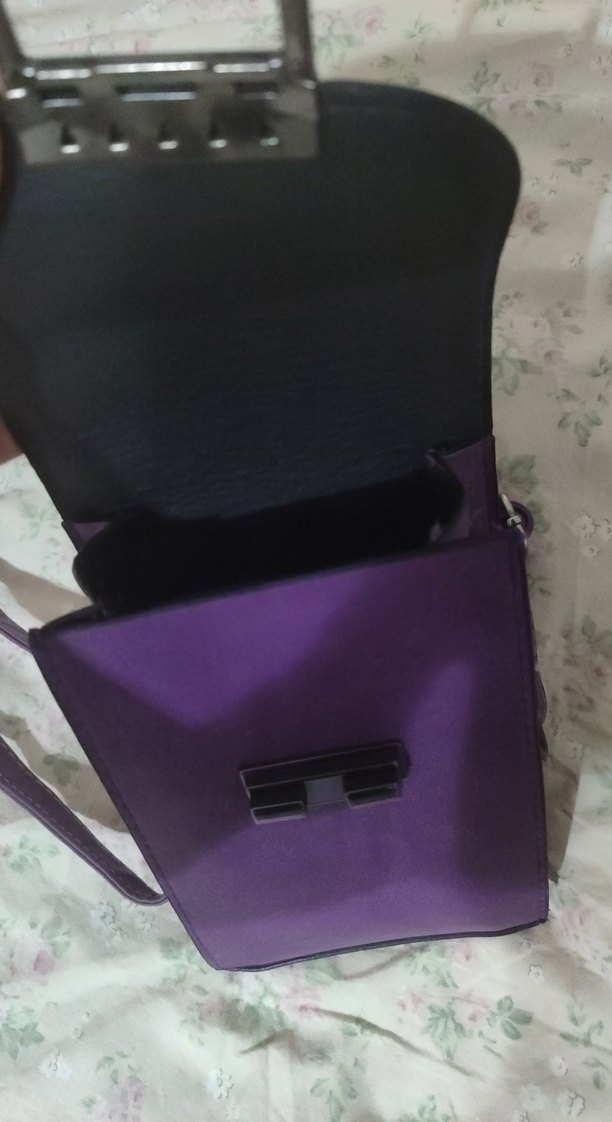 Mor Deri Gümüş Tokalı Kadın Çantası - Görsel 3