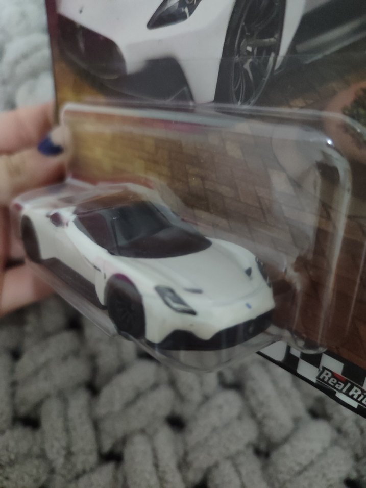 Hot Wheels Maserati MC20 - Görsel 4