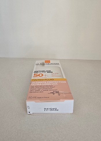 Beden La Roche-Posay Anthelios UVMUNE 400 SPF 50+ Tinted Fluid