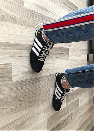 40 Beden siyah Renk Adidas spor ayakkabı 
