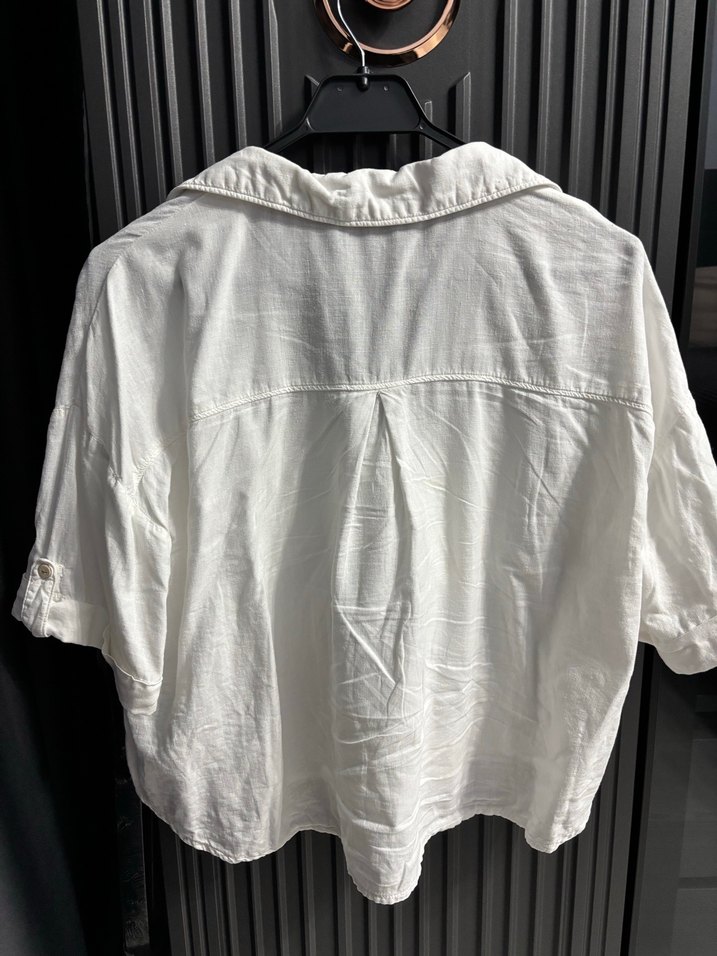 Zara Düğmeli Kısa Kollu Beyaz Keten Gömlek - Görsel 4
