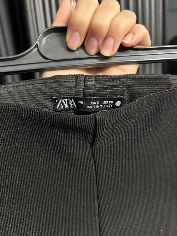 Zara Siyah Yırtmaçlı Kadın İspanyol Paça Pantolon - Görsel 4