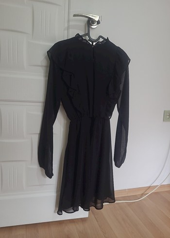 36 Beden Uzun Siyah Fırfırlı Gotik Elbise